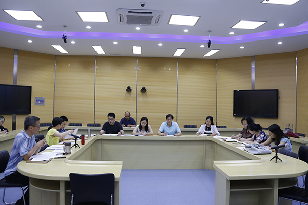 6月29日 英国正版365官方网站人才培养方案报告和中心组学习会议 秦润东 (1).JPG 6月29日 英国正版365官方网站人才培养方案报告和中心组学习会议 秦润东 (1).JPG