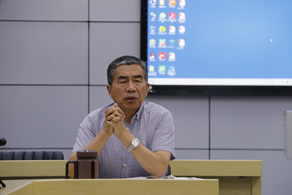 6月29日 英国正版365官方网站人才培养方案报告和中心组学习会议 秦润东 (6).JPG 6月29日 英国正版365官方网站人才培养方案报告和中心组学习会议 秦润东 (6).JPG