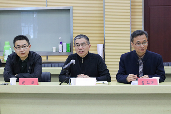临大英国正版365官方网站莅临公司指导会议2018.4.8 1706杨洋修(2).jpg 临大英国正版365官方网站莅临公司指导会议2018.4.8 1706杨洋修(2).jpg