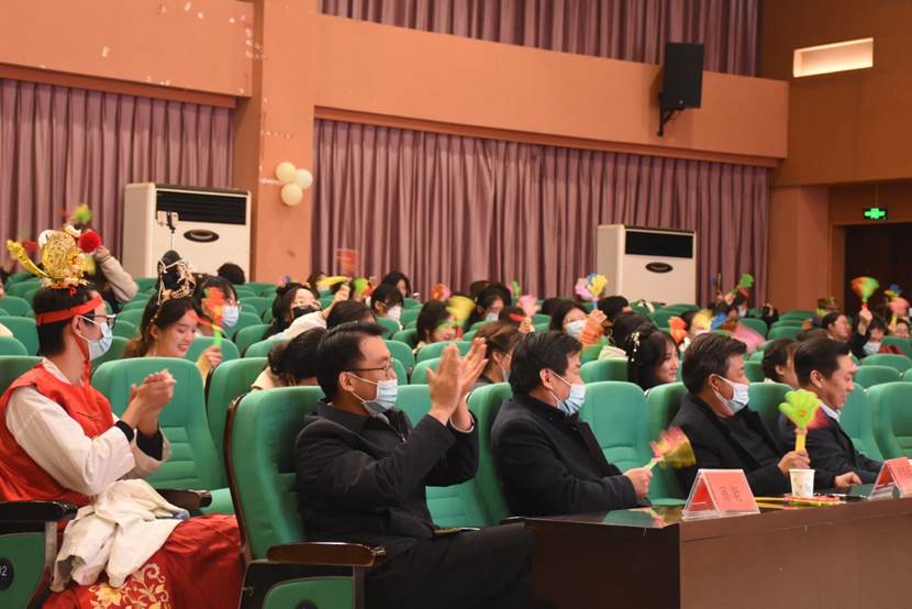 公司领导 赵文萱 公司领导 赵文萱